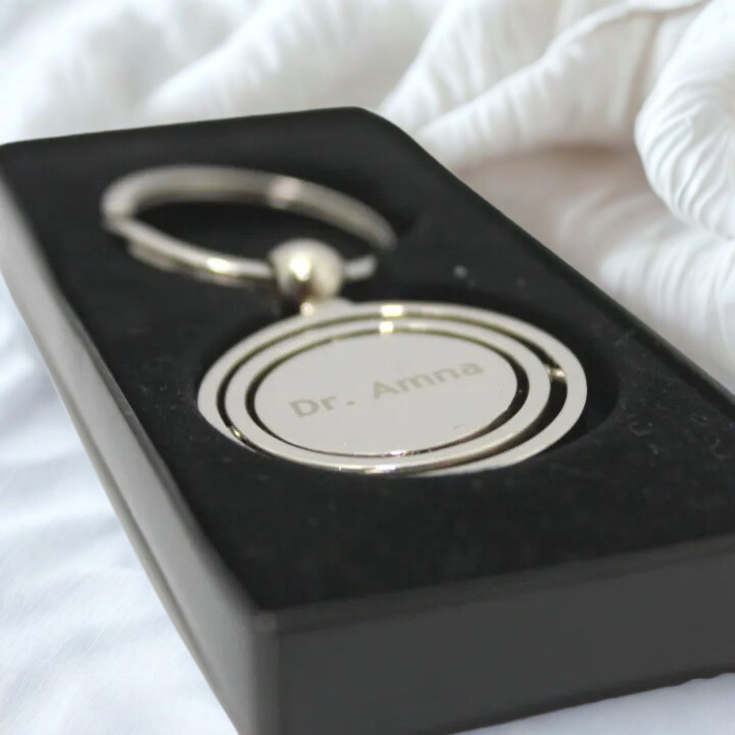 Customized Globe Metallic Keychain – Engraved Name Gift for Loved Ones